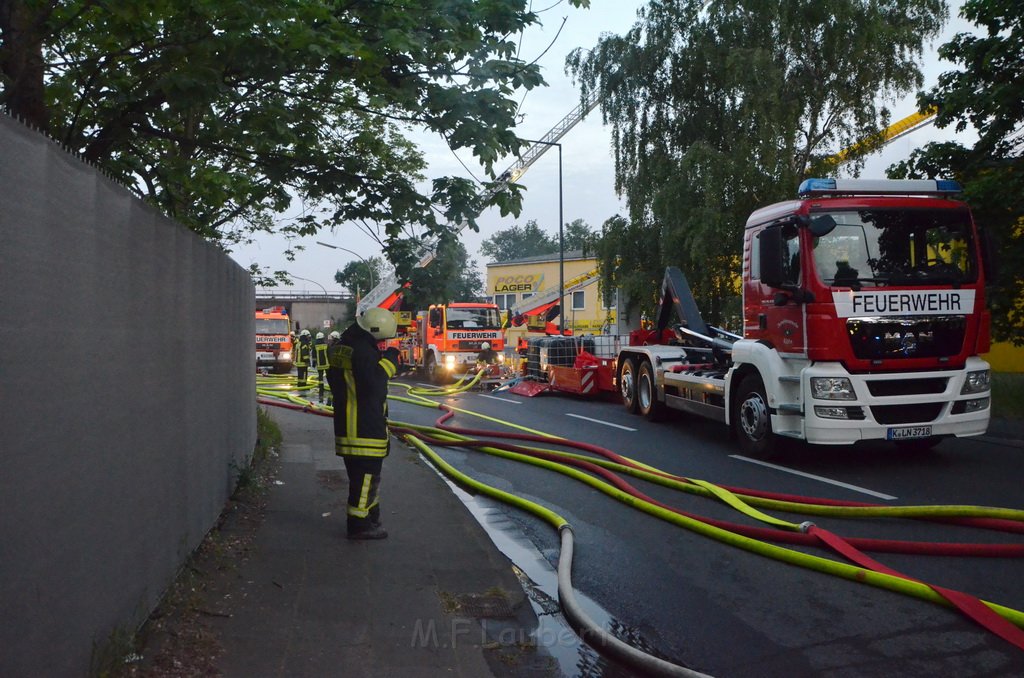 Grossfeuer Poco Lager Koeln Porz Gremberghoven Hansestr P408.JPG - Miklos Laubert